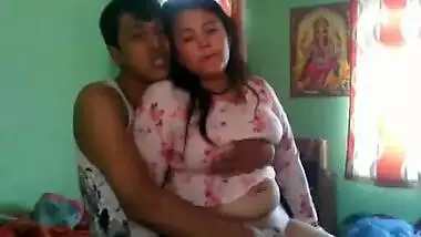 desi indian couple fingering and boob press