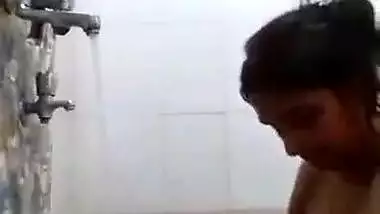 Punjabi Bhabhi nude bath sex video