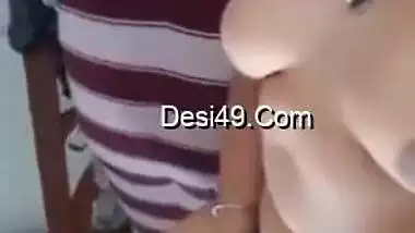 Curvy Desi girl makes her XXX selfie posing nude and masturbating