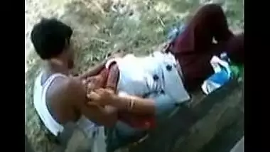 Tamil sex clip of desi hotty getting big boobs caressed outdoors