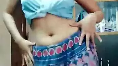 Desi Girl Sexy Dance