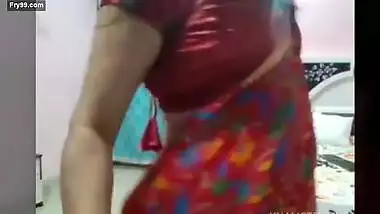 Desi sexy bhabi hot dance