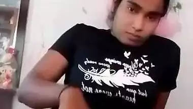 Indian horny girl fingering pussy viral clip