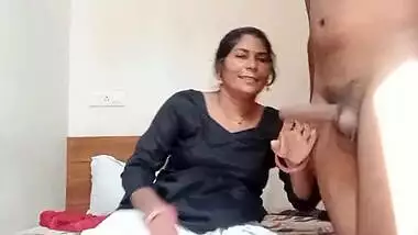 Mature Dehati maid blowjob sex