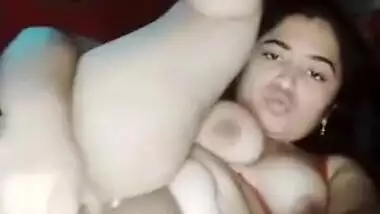 Super sexy Bengali Bhabhi masturtbating pussy