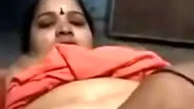 desi aunty fingring with video call