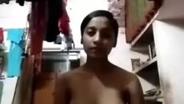 Bengali Kolkata Girl Boob pressing Selfmade Video for Lover