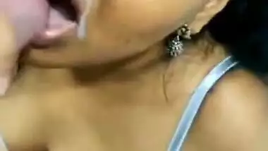 Girlfriend Takes cum in mouth