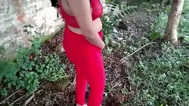 Outdoor bhabhi sex video of a busty lady and her devar