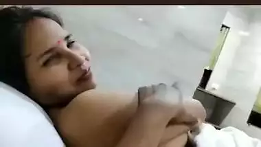 Telugu Auntty Fucked y Lover at Hotel Room