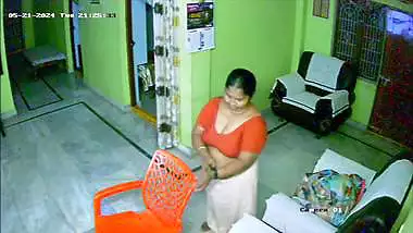 Mature aunty in blouse changing dress nude show