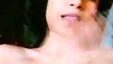 DESI YOUNG BEAUTY LICKING TEASE TOO HORNY
