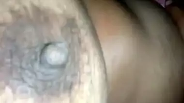 Indian guy sets camera on and touches sex boobs of XXX female in bed