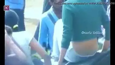 కాజల్ అగర్వాల్ షూటింగ్ లో ఎలా చూపిస్తుందో చూడండి - - Telugu Hot Videos 2016 - - YouTube.MP4
