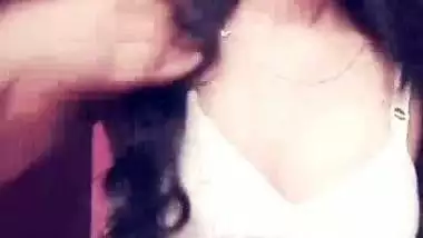 Cute mallu girl topless boobs show viral video