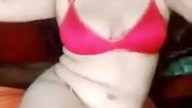 Sexy Desi Girl Masturbating