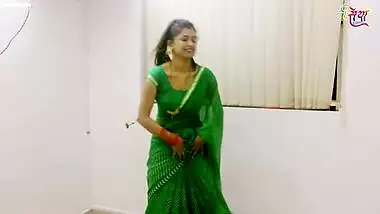 Desi wife hot dance