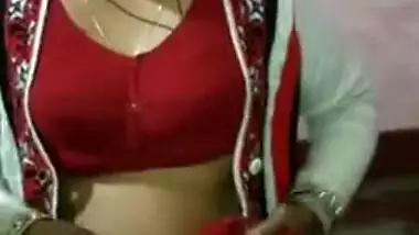 Mature Indian wife’s cheating sex with husband’s friend MMS