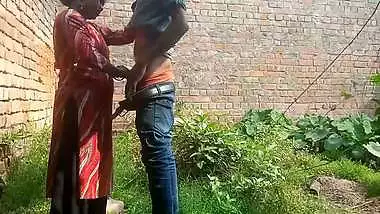 Indian outdoor xxx standing doggy sex of lovers