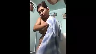 Sex porn mms desi maid shower video