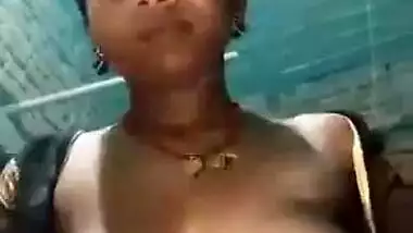 Cute Bhabi showing and fingering pussy (Full Video)