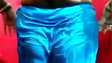 Today Exclusive -desi Bhabhi Bathing Video Record By Hubby Part 1