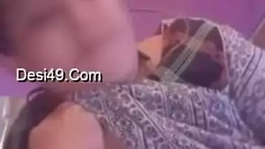 Desi woman teases hubby showing boobs during the porn video call