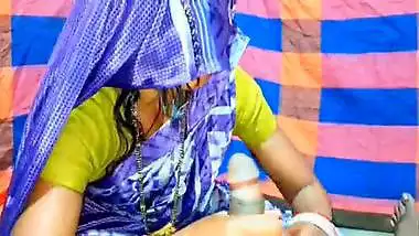 Hindi audio sex of Desi Indian wife in foreign saree.