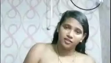 Solo sex video of busty Desi cutie rubbing XXX clit in the shower
