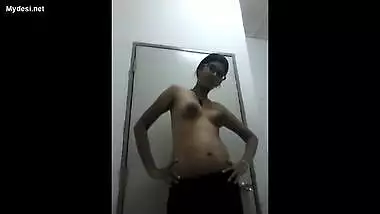 cute indian girl full nude selfie for her friend