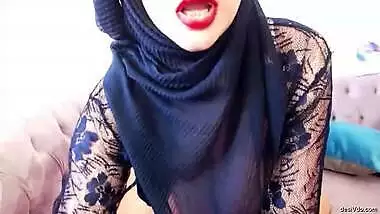 Hot Muslim Girl showing her Milky White big boob