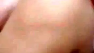 Desi aunty fingering pussy selfie video