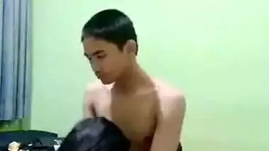 Desi Horny Aunty Blowjob To Young College Guy