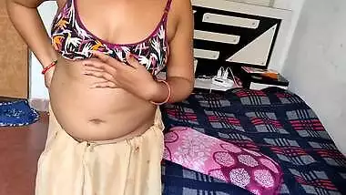 Hot Indian Aunty Peeing For Virgin Boy In Hindi Part1