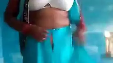 desi saree bhabhi open her saree ready for fucking