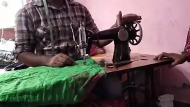 Dirty tailer bangs a big boob bhabhi in his shop